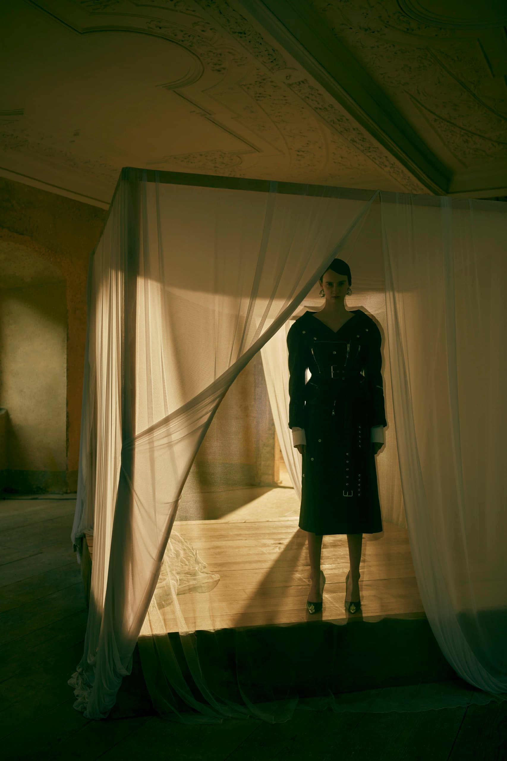 Gilt for Numéro Russia — frame 6